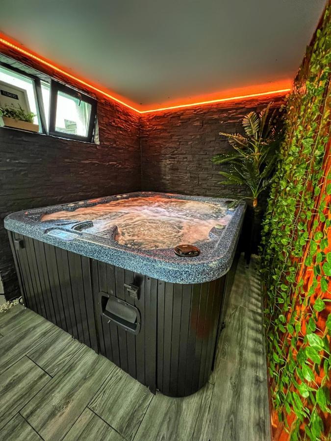 Luxor - Jacuzzi&Cozy Apartments Сібіу Екстер'єр фото