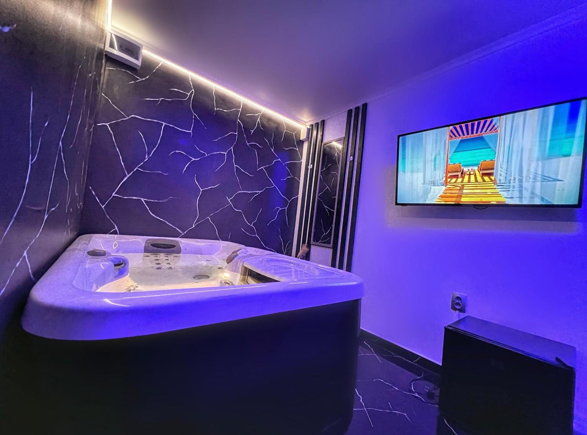 Luxor - Jacuzzi&Cozy Apartments Сібіу Екстер'єр фото