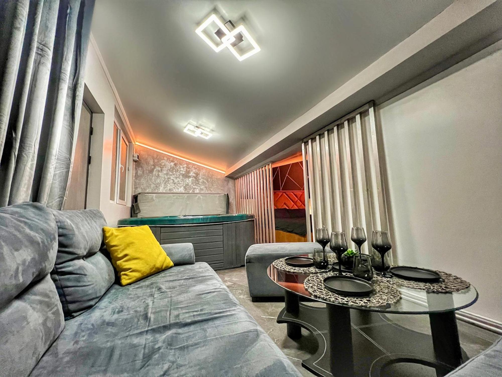 Luxor - Jacuzzi&Cozy Apartments Сібіу Екстер'єр фото