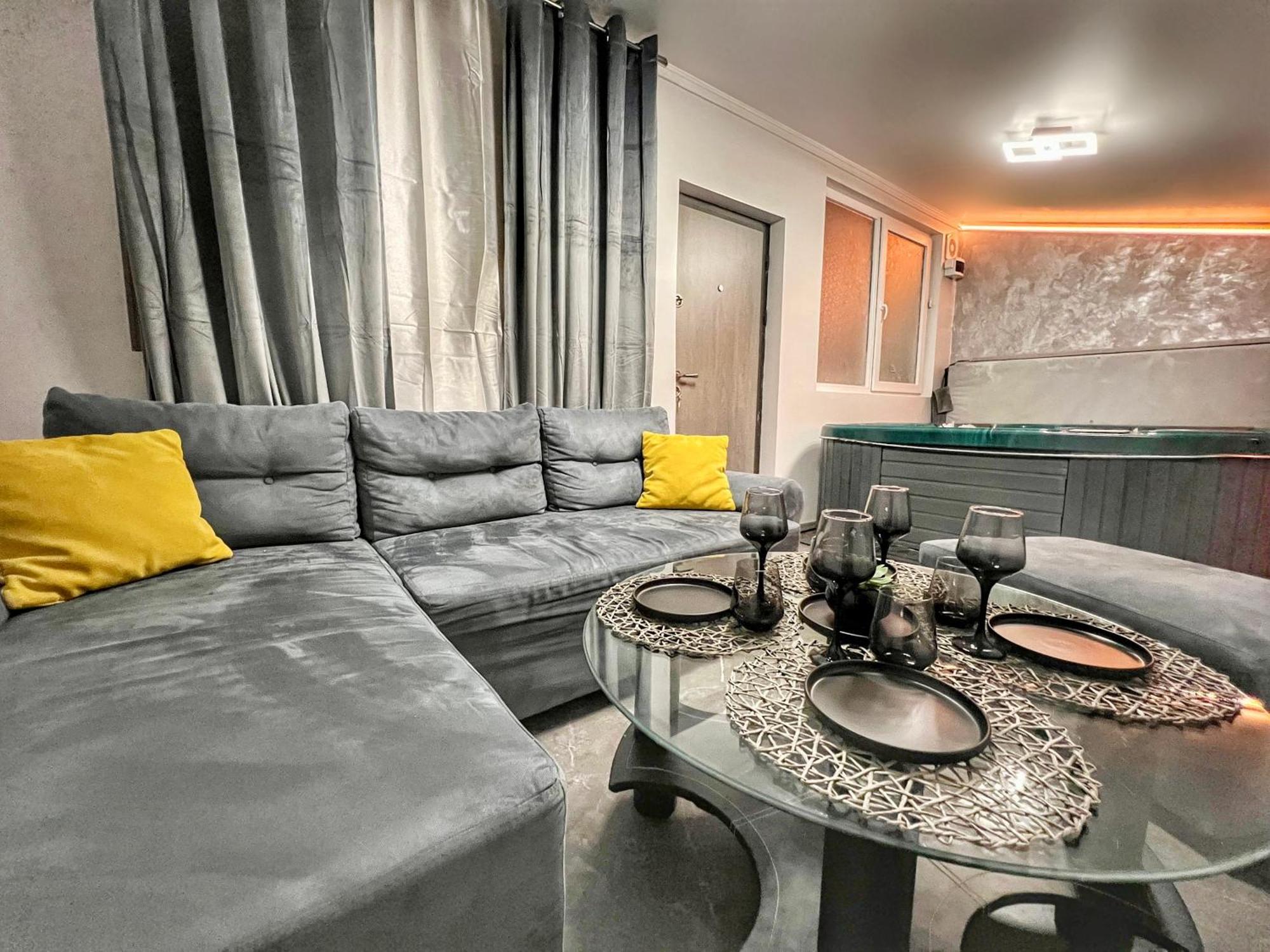 Luxor - Jacuzzi&Cozy Apartments Сібіу Екстер'єр фото